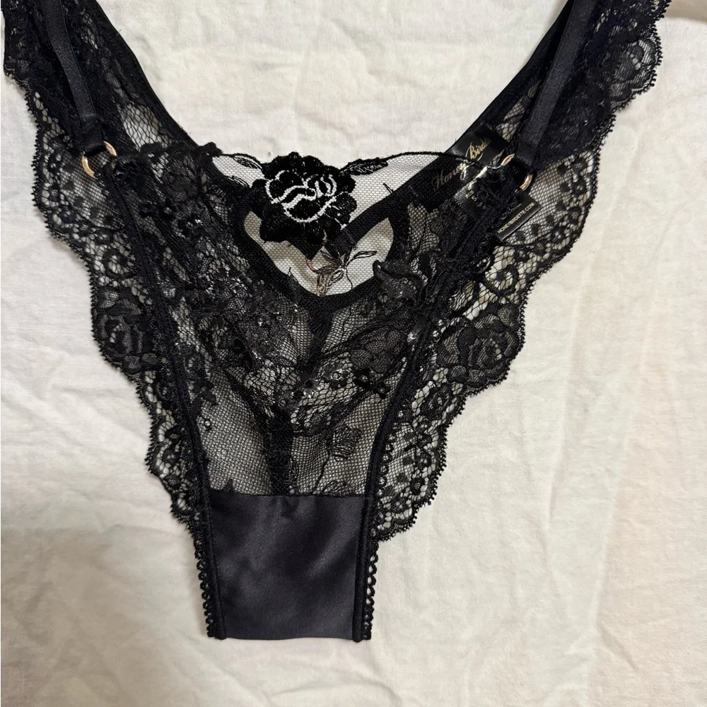 Honey Birdette Whitney Black Lingerie Set || Bra-32C, Garter Belt-Sm, Panty-Sm - Picture 8 of 15